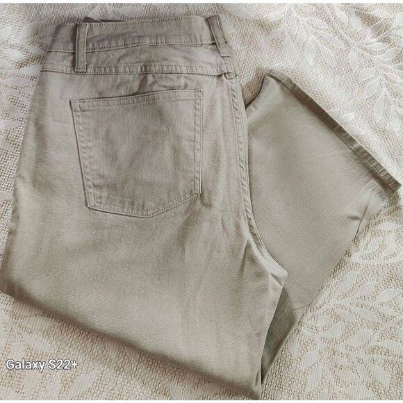 W2  Riders by Lee stone colored mid rise Capris - Picture 1 of 7